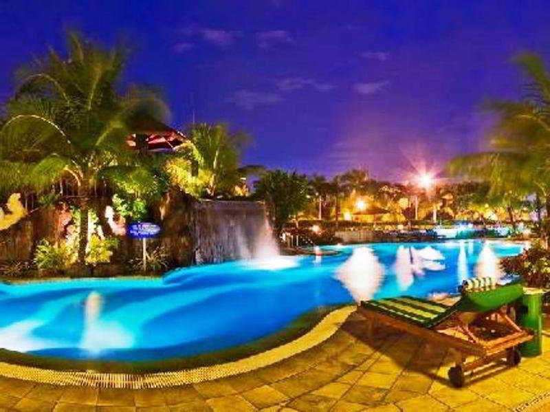 The Residences At Puri Casablanca Giacarta Esterno foto