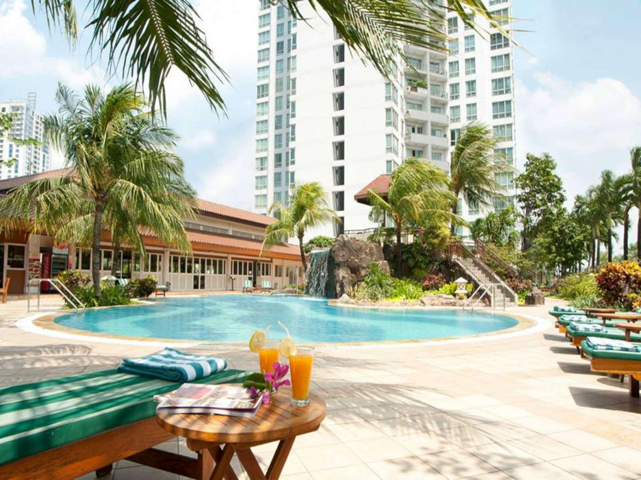 The Residences At Puri Casablanca Giacarta Esterno foto