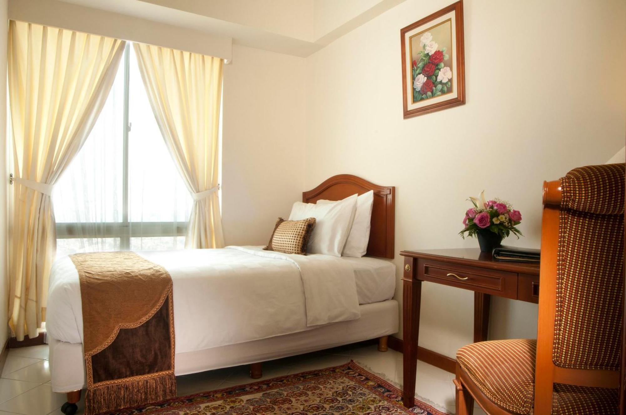 The Residences At Puri Casablanca Giacarta Esterno foto