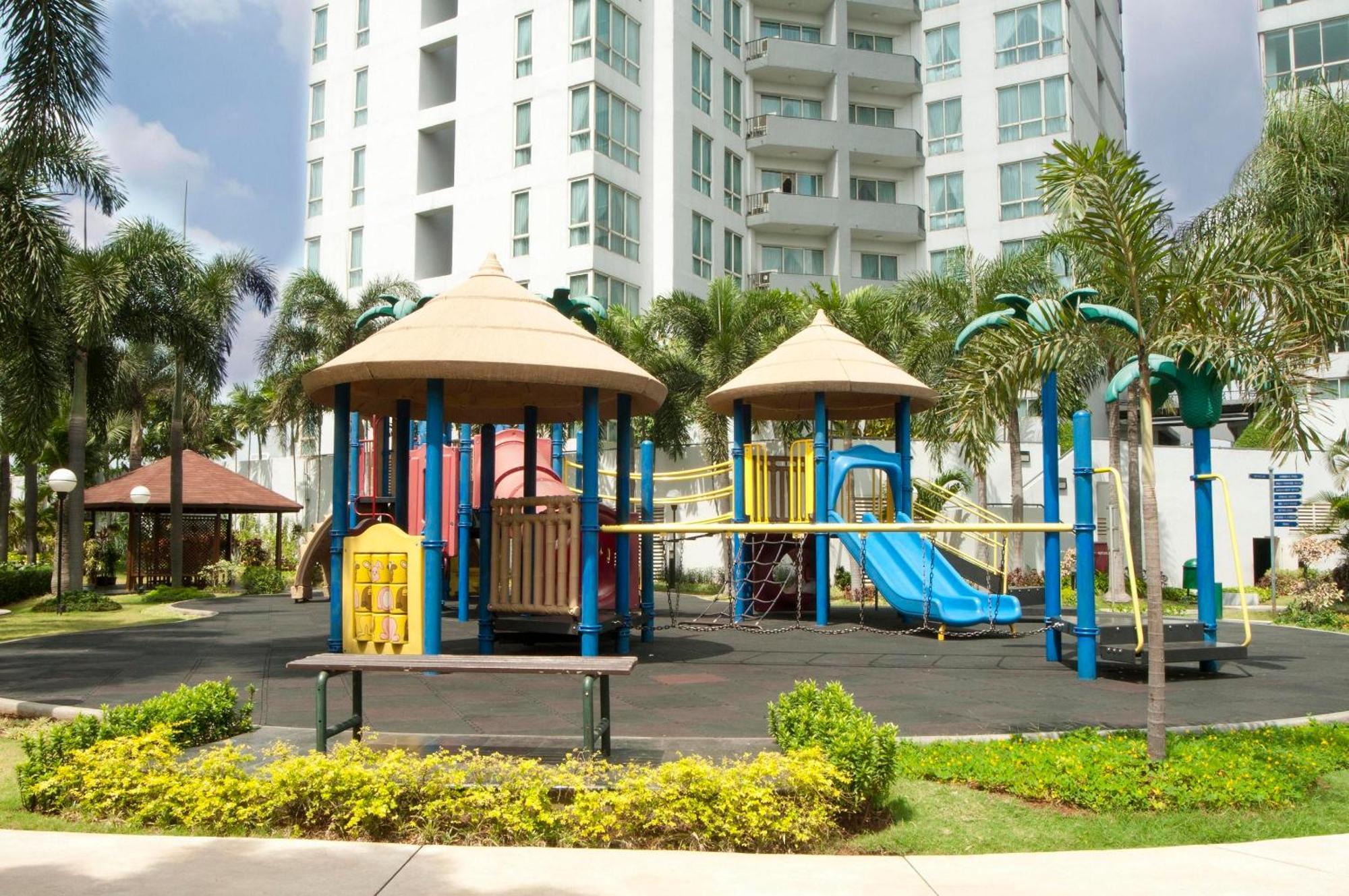 The Residences At Puri Casablanca Giacarta Esterno foto