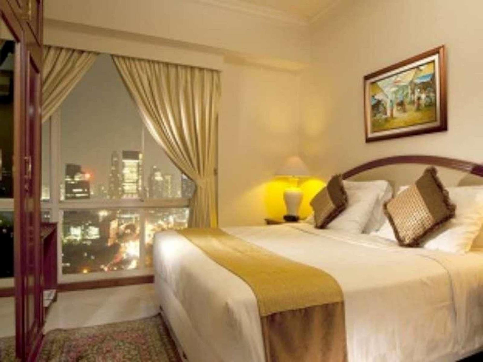The Residences At Puri Casablanca Giacarta Esterno foto